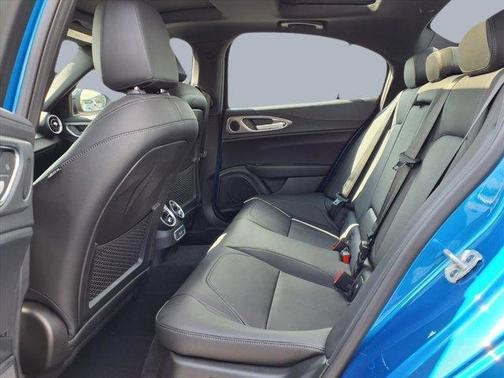 2025 Alfa Romeo Giulia Base