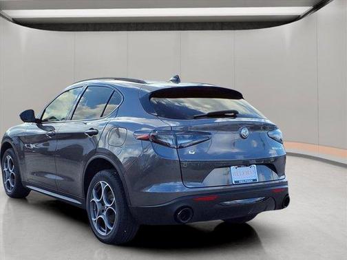 2025 Alfa Romeo Stelvio Base