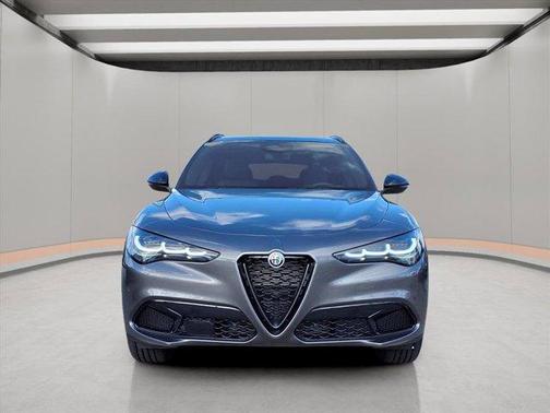 2025 Alfa Romeo Stelvio Base