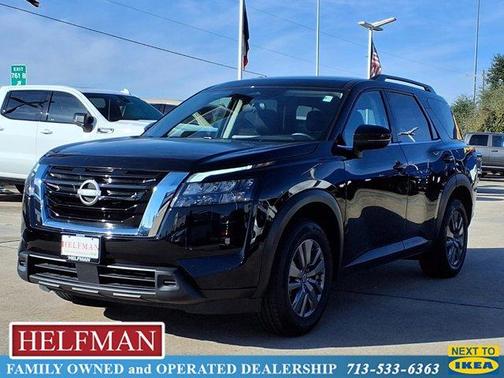 2025 Nissan Pathfinder SV