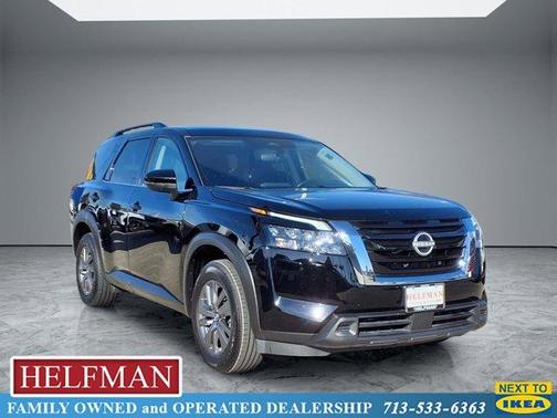 2025 Nissan Pathfinder SV