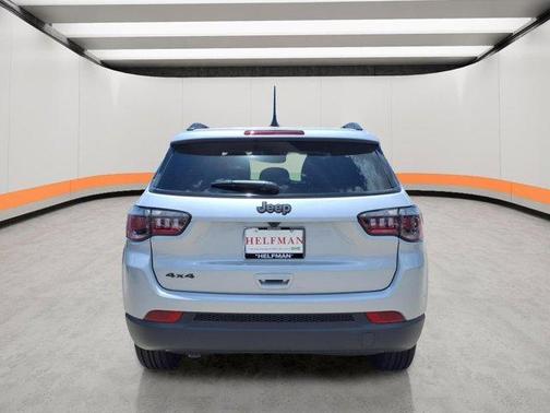Silver Zynith 2026 Jeep Compass Latitude
