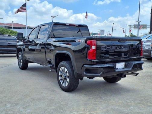 2024 Chevrolet Silverado 2500 Custom