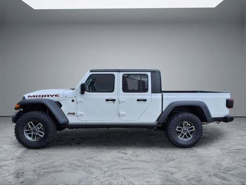 Bright White Clearcoat 2024 Jeep Gladiator Mojave