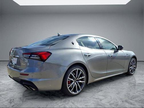 2022 Maserati Ghibli Modena