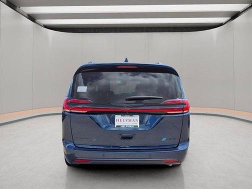 2025 Chrysler Pacifica Hybrid Select