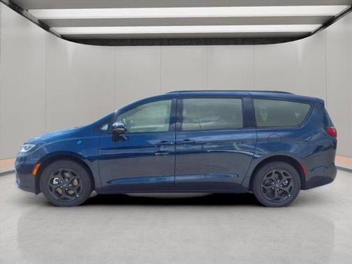 2025 Chrysler Pacifica Hybrid Select
