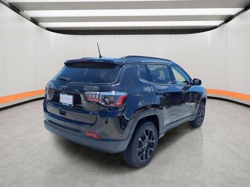 Diamond Black 2026 Jeep Compass Latitude