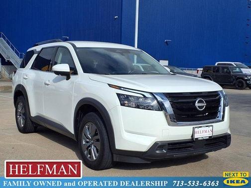 2025 Nissan Pathfinder SV