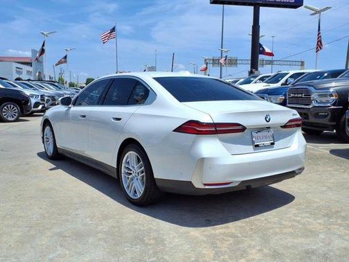 2025 BMW 530 i