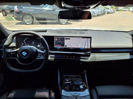 2025 BMW 530 i