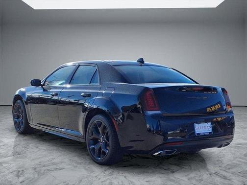 2023 Chrysler 300 Touring L