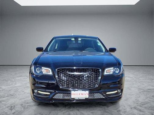 2023 Chrysler 300 Touring L