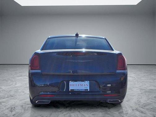 2023 Chrysler 300 Touring L
