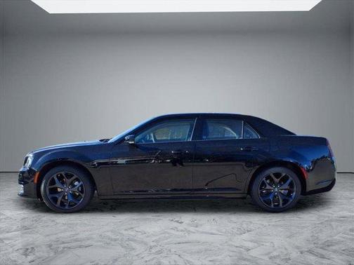 2023 Chrysler 300 Touring L