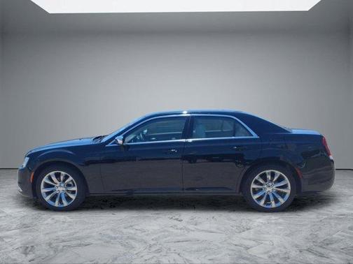 Gloss Black 2021 Chrysler 300 Touring L