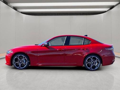 2025 Alfa Romeo Giulia Base