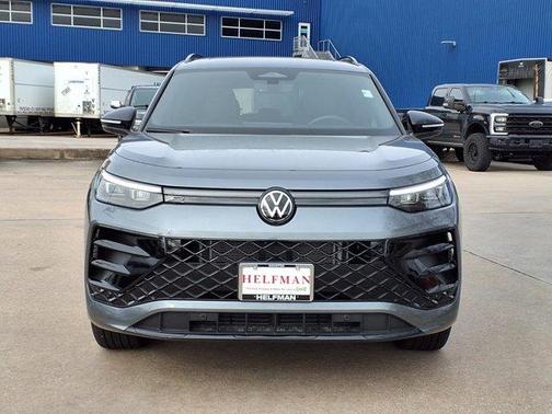 2025 Volkswagen Tiguan 2.0T SE R-Line Black