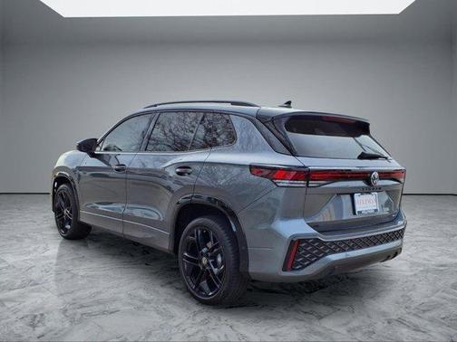 2025 Volkswagen Tiguan 2.0T SE R-Line Black