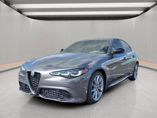 2025 Alfa Romeo Giulia Base