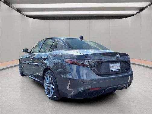 2025 Alfa Romeo Giulia Base