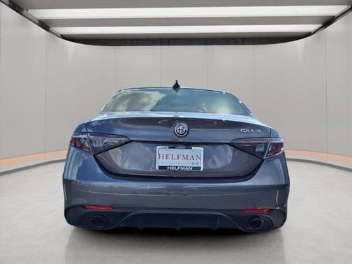 2025 Alfa Romeo Giulia Base