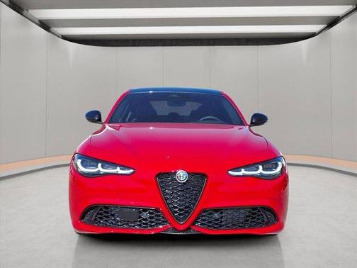 2025 Alfa Romeo Giulia Intensa