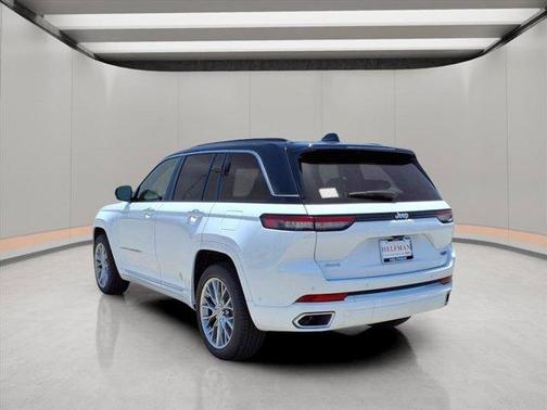 2025 Jeep Grand Cherokee Summit
