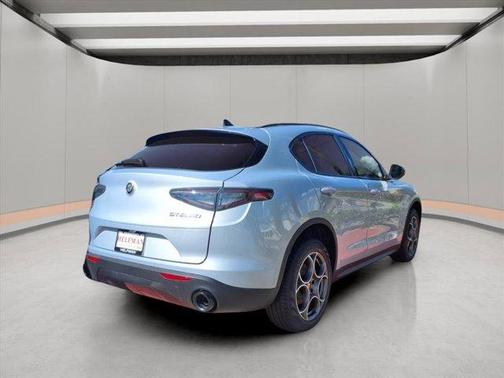 2025 Alfa Romeo Stelvio Base