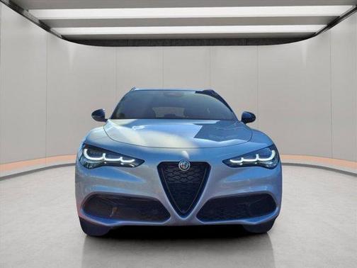 2025 Alfa Romeo Stelvio Base