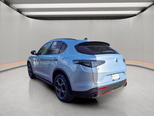 2025 Alfa Romeo Stelvio Base