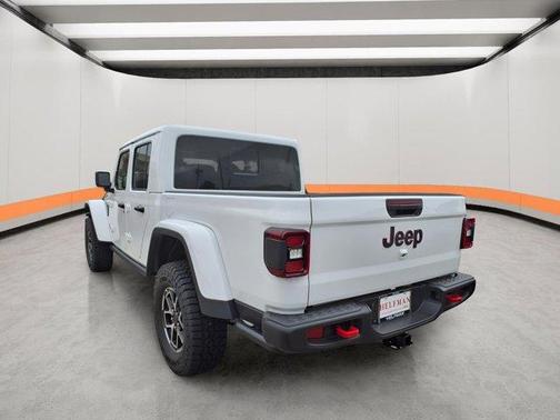 Bright White Clearcoat 2026 Jeep Gladiator Rubicon