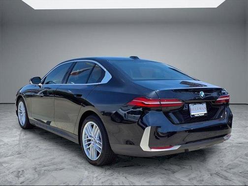 2025 BMW 530 i