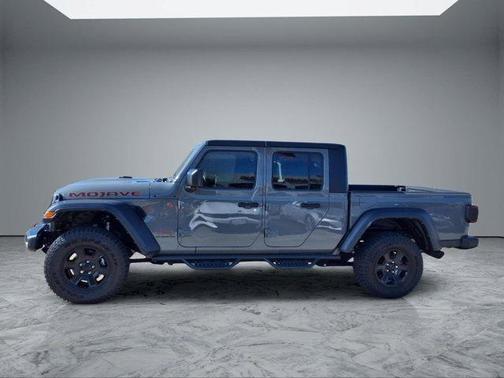 Sting Gray Clearcoat 2022 Jeep Gladiator Mojave