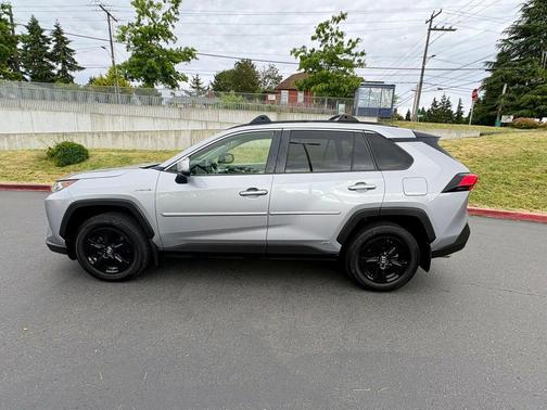 Silver Sky Metallic 2019 Toyota RAV4 Hybrid XLE