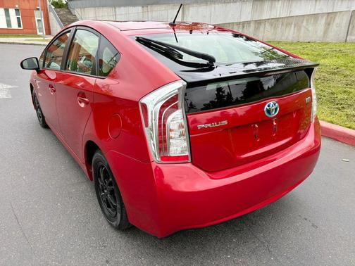 Barcelona Red Metallic 2015 Toyota Prius Two