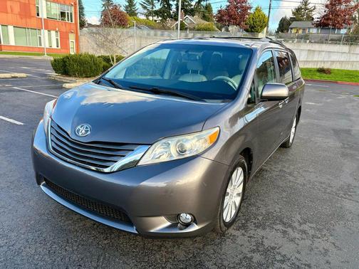 2011 Toyota Sienna XLE
