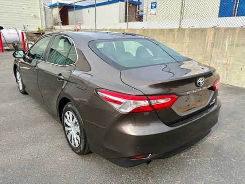 2018 Toyota Camry Hybrid SE
