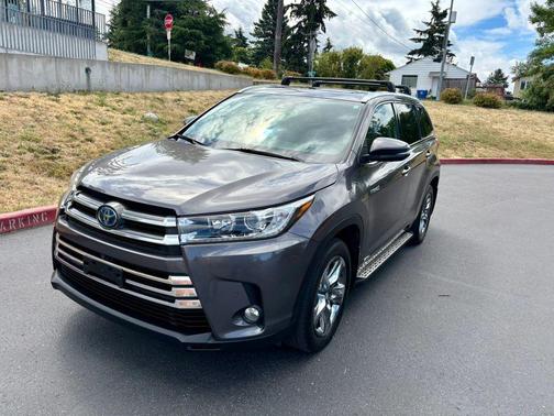 Gray 2018 Toyota Highlander Hybrid Platinum