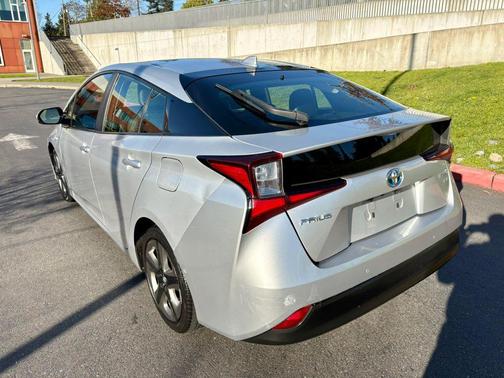 Midnight Black Metallic 2019 Toyota Prius XLE