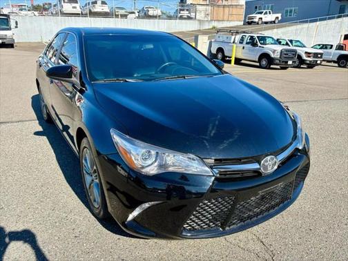 2016 Toyota Camry SE w/Special Edition Pkg