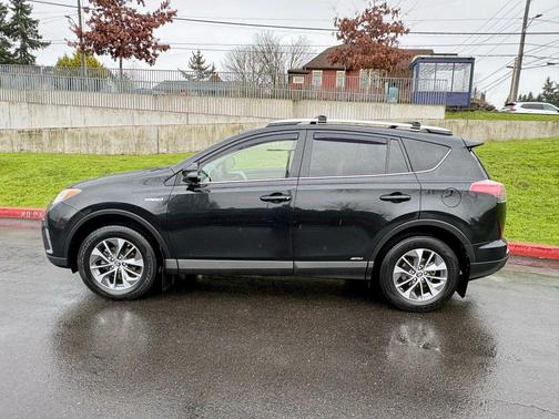 2016 Toyota RAV4 Hybrid XLE