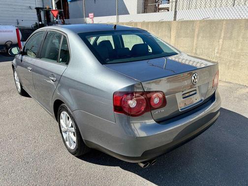 2010 Volkswagen Jetta Limited Edition