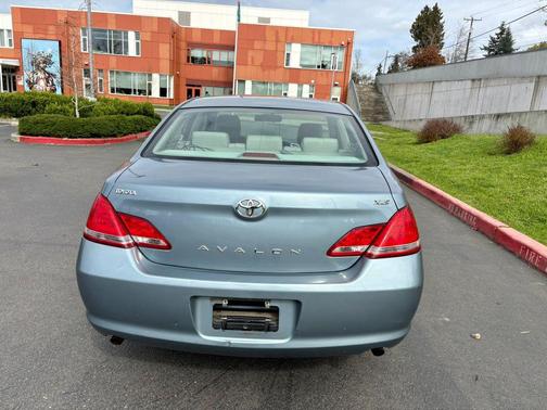 Blue Mirage Metallic 2005 Toyota Avalon XLS