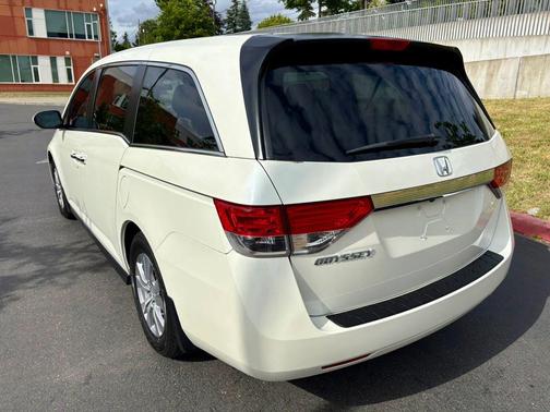 White Diamond Pearl 2015 Honda Odyssey EX