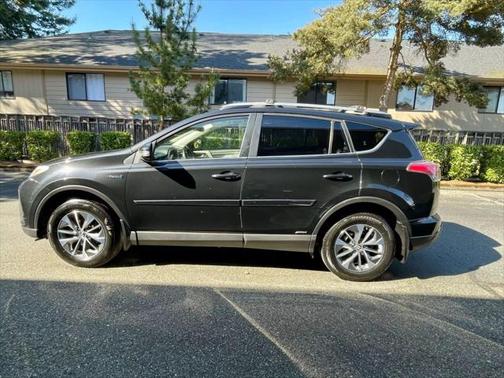 2018 Toyota RAV4 Hybrid XLE