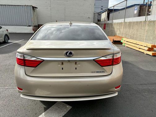 2014 Lexus ES 300h Base