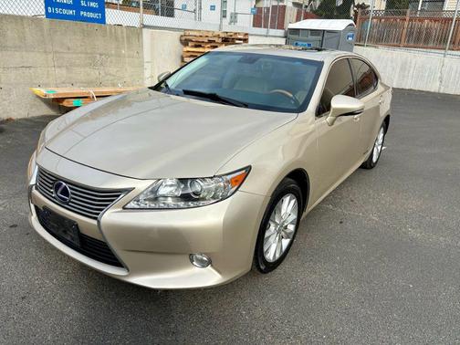 2014 Lexus ES 300h Base
