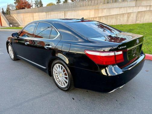 2007 Lexus LS 460 Base