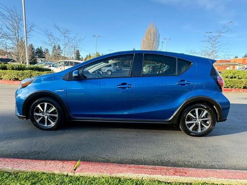 2018 Toyota Prius c Four